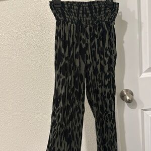 Women’s stretch pants